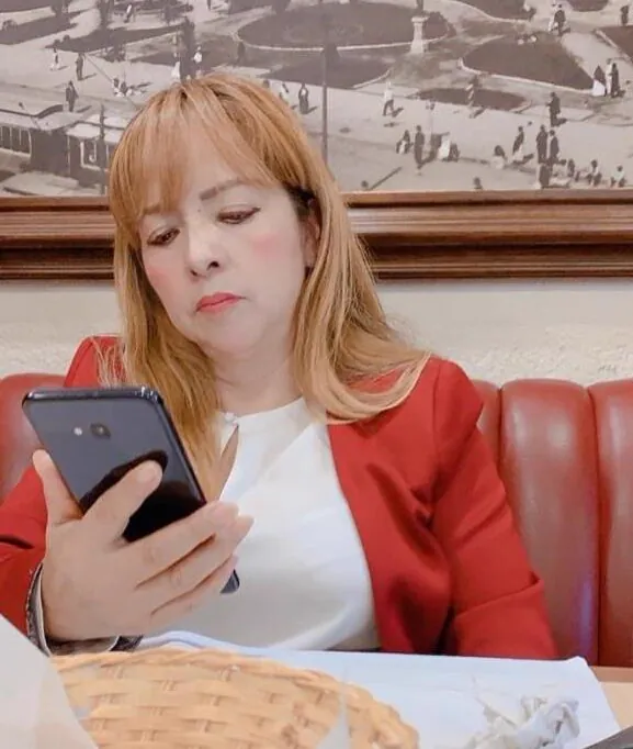 La Mtra. Maricela Núñez Molina en un recinto oficial